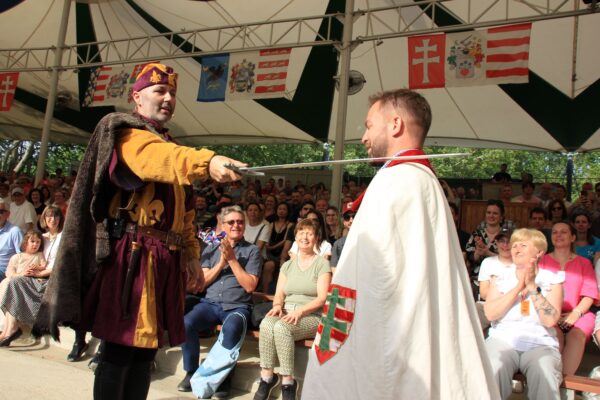 Lovaggá ütötték a német polgármestert